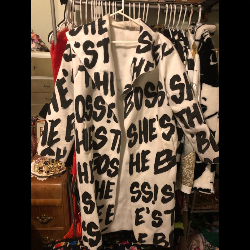 Working girl from these pink lips